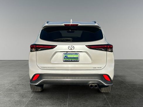 Used 2022 Toyota Highlander XSE AWD/4WD image 7