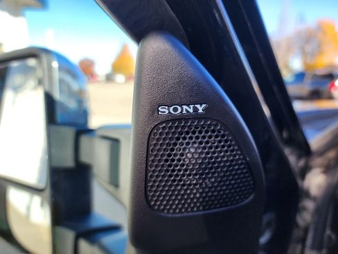 Used 2013 Ford F250 Lariat w/ Chrome Pkg image 27