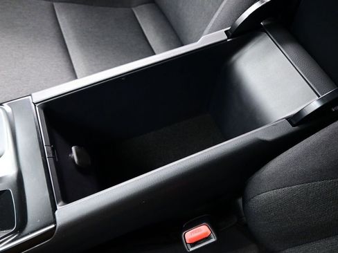 Used 2025 Toyota Camry LE image 29