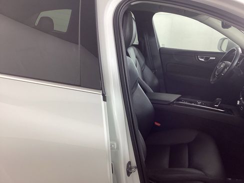 Used 2021 Volvo XC60 T8 Inscription Expression w/ Advanced Package image 8