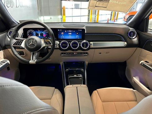 New 2025 Mercedes-Benz GLB 250 4MATIC image 6