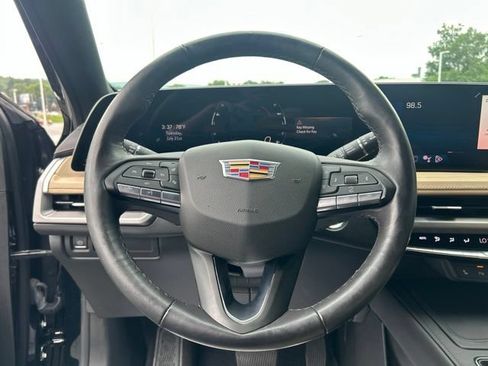 Used 2024 Cadillac XT4 Luxury w/ Cold Weather Package AWD/4WD image 54