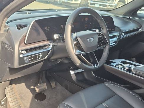Used 2024 Cadillac Lyriq Tech AWD/4WD image 12