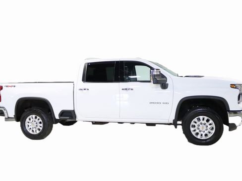 Used 2024 Chevrolet Silverado 2500 LTZ image 5