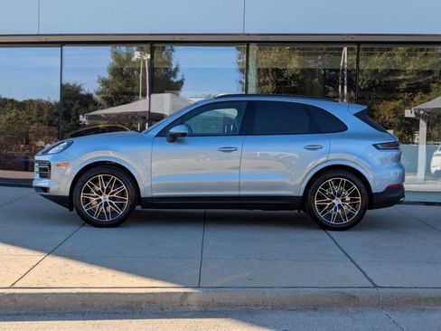 New 2026 Porsche Cayenne image 2