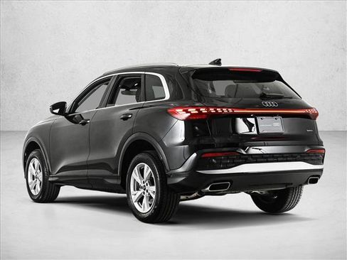 Certified 2025 Audi Q5 Premium w/ Convenience Package AWD/4WD image 8