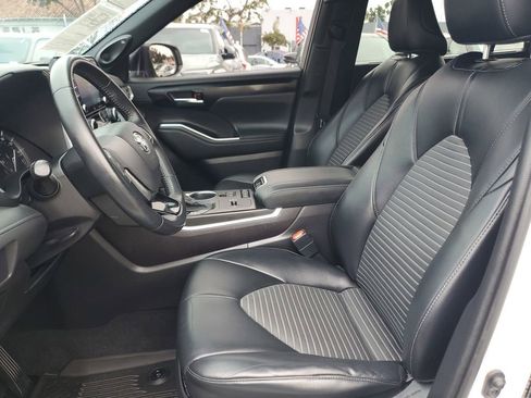 Used 2021 Toyota Highlander XSE image 20