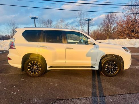 Certified 2023 Lexus GX 460 Premium w/ Premium Plus Package image 5