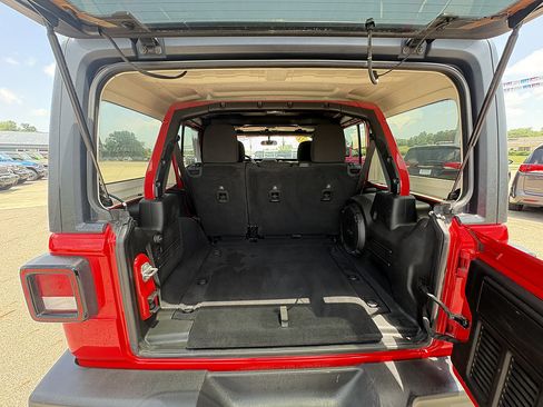 Used 2021 Jeep Wrangler Unlimited Sport AWD/4WD image 14