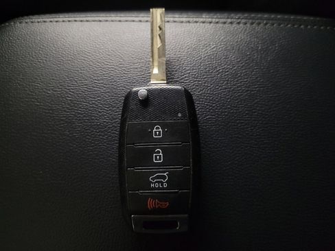 Used 2018 Kia Sorento LX image 32