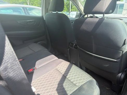 Used 2020 Nissan Rogue S FWD image 8