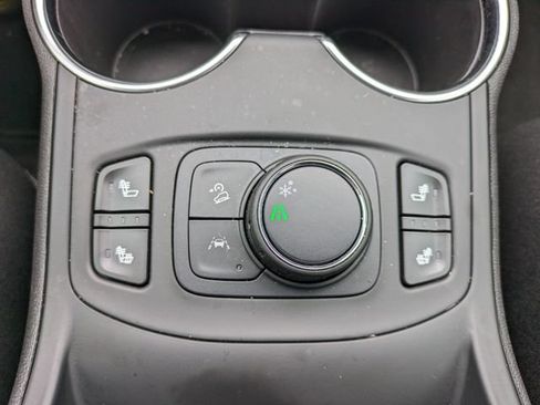 Certified 2024 GMC Terrain SLE w/ Driver Convenience Package FWD image 31