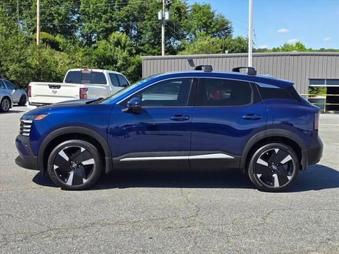 Used 2025 Nissan Kicks SR w/ SR Premium Package FWD image 23