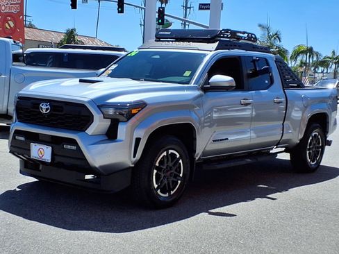 Used 2024 Toyota Tacoma TRD Sport w/ TRD Sport Premium Package AWD/4WD image 3