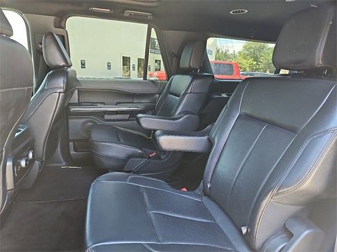 Used 2021 Ford Expedition Max XLT image 11