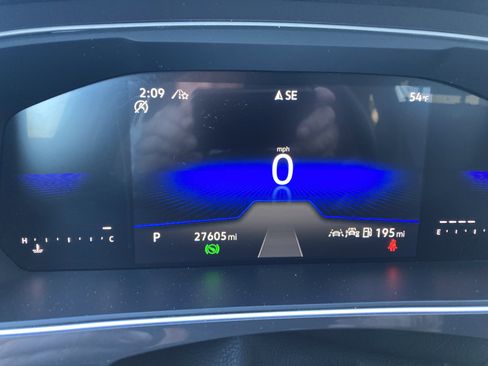 Certified 2024 Volkswagen Tiguan SE image 15