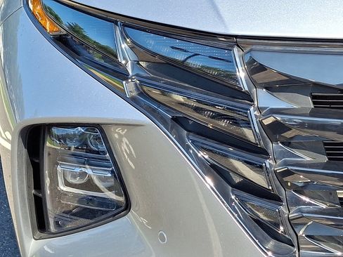 Certified 2024 Hyundai Tucson Limited FWD image 9