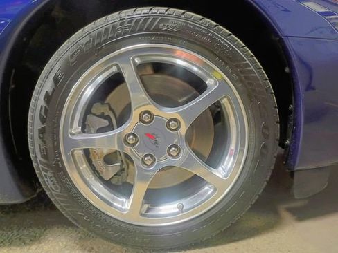 Used 2004 Chevrolet Corvette Convertible w/ Preferred Equipment Group image 30