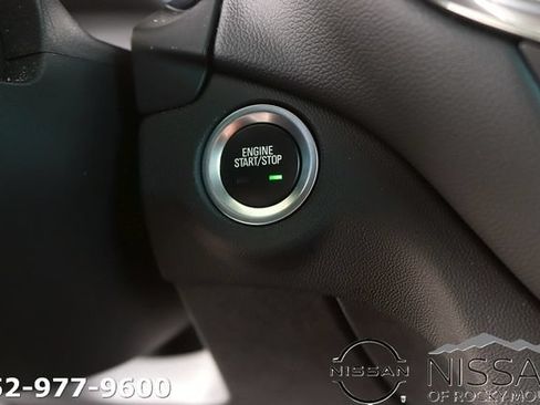 Used 2022 Chevrolet Equinox LT FWD image 23