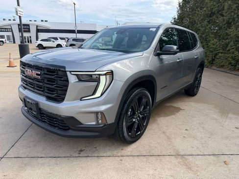 Used 2025 GMC Acadia Elevation w/ Elevation Premium Package image 7