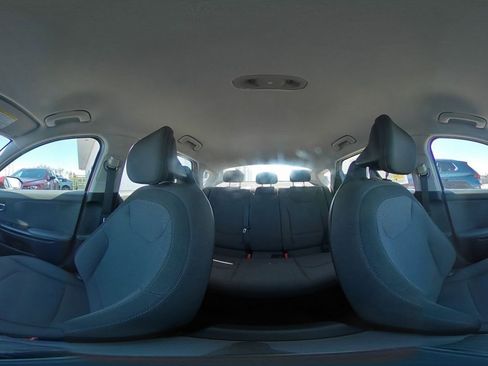 Used 2025 Kia K4 FWD image 41