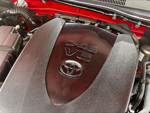 Used 2022 Toyota Tacoma TRD Off-Road w/ Technology Package image 34