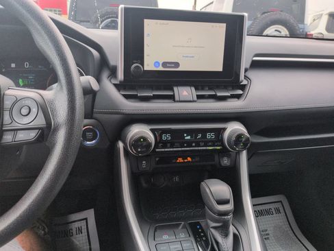 Certified 2025 Toyota RAV4 XLE AWD/4WD image 17