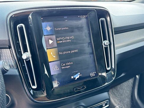 Used 2019 Volvo XC40 T4 R-Design FWD image 15