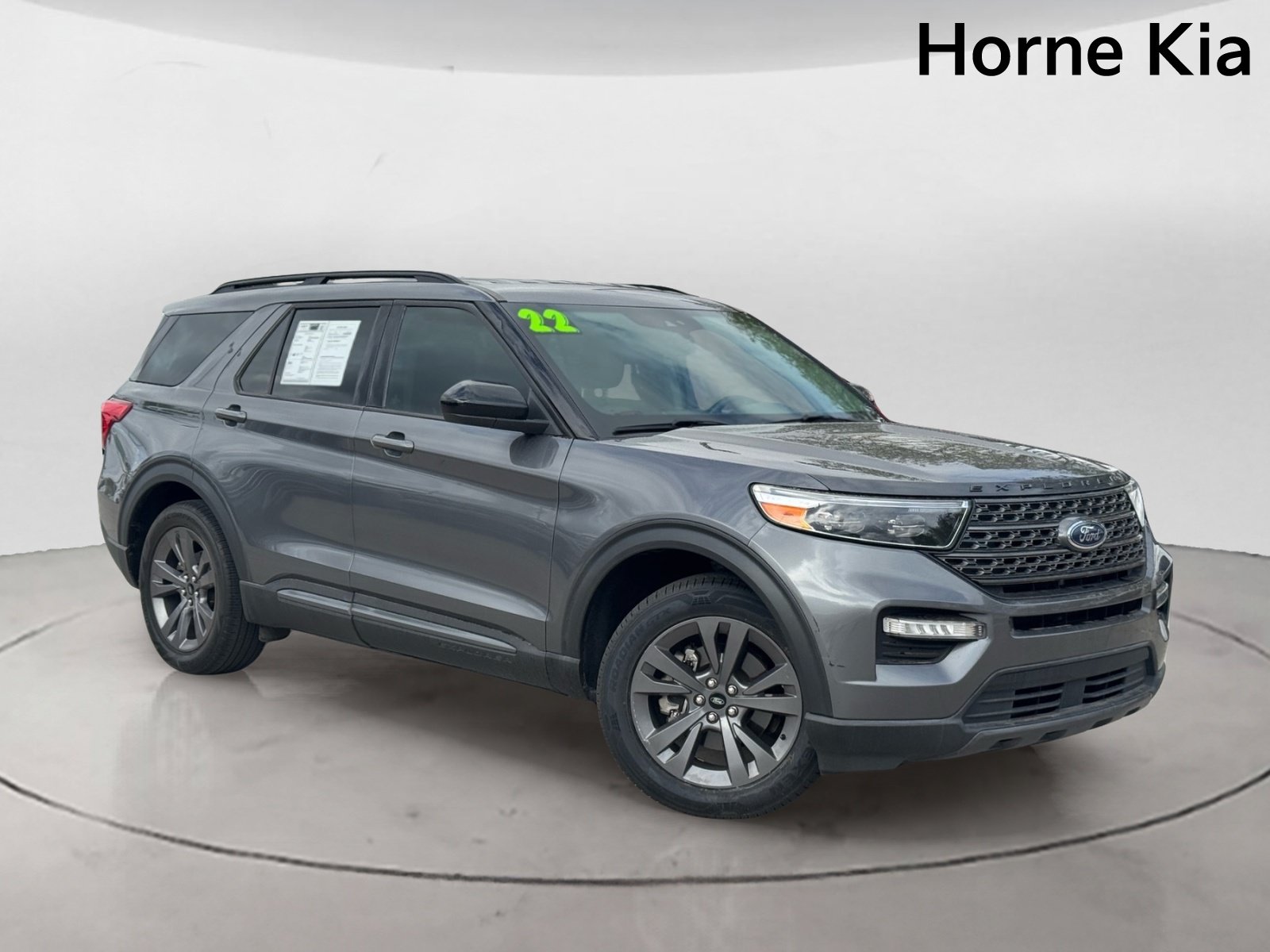 Used 2022 Ford Explorer XLT w/ Equipment Group 202A RWD image 2