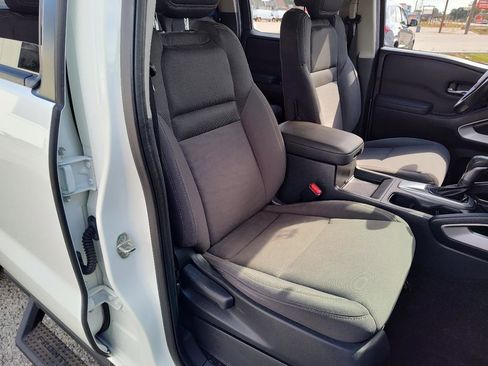 Used 2022 Nissan Frontier SV RWD image 22