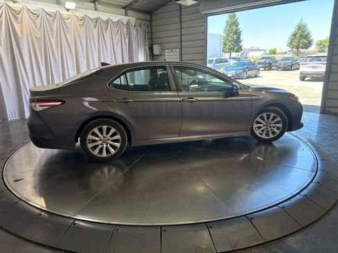 Used 2020 Toyota Camry LE FWD image 3