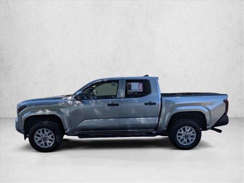 Used 2025 Toyota Tacoma SR image 9
