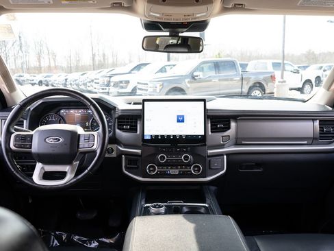 Used 2024 Ford Expedition Max XLT image 20