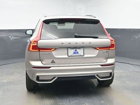 Used 2023 Volvo XC60 B5 Ultimate w/ Protection Package Premier image 7