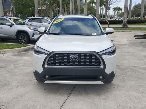 Used 2023 Toyota Corolla Cross XLE w/ Convenience Package image 8