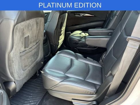 Used 2020 Cadillac Escalade Platinum AWD/4WD image 13