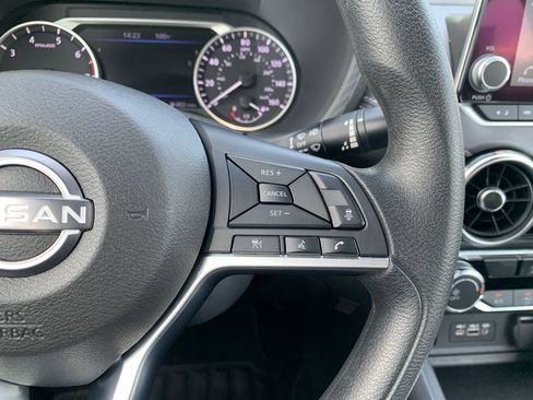 Used 2025 Nissan Sentra SV FWD image 14