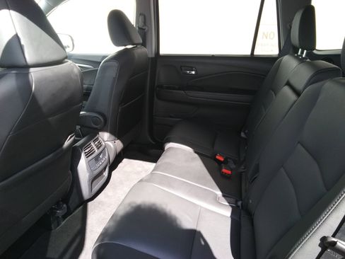 Used 2021 Honda Pilot Special Edition image 11