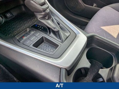 Used 2019 Toyota RAV4 XLE FWD image 19