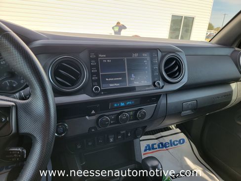 Used 2023 Toyota Tacoma TRD Sport w/ Technology Package image 23