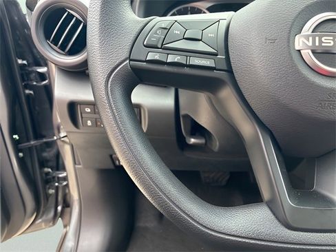 Used 2025 Nissan Kicks Play S image 22
