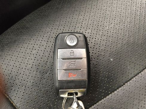 Used 2019 Kia Sorento EX image 32