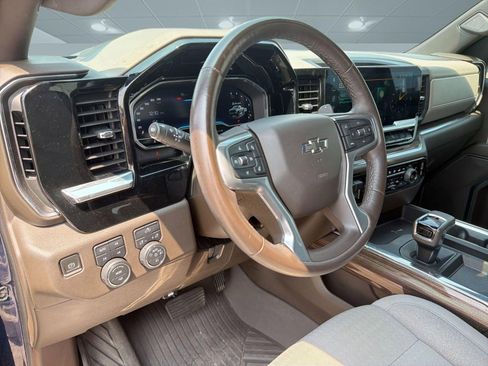 Used 2022 Chevrolet Silverado 1500 LT Trail Boss AWD/4WD image 4