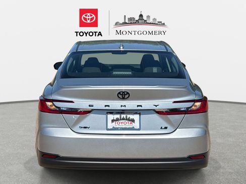 Used 2026 Toyota Camry LE w/ Convenience Package FWD image 4