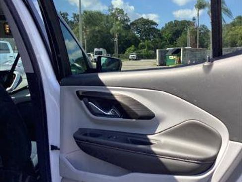 Used 2022 GMC Terrain SLE FWD image 30