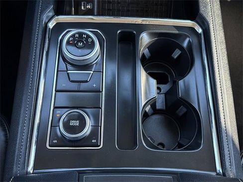 Used 2024 Ford Expedition XLT image 24