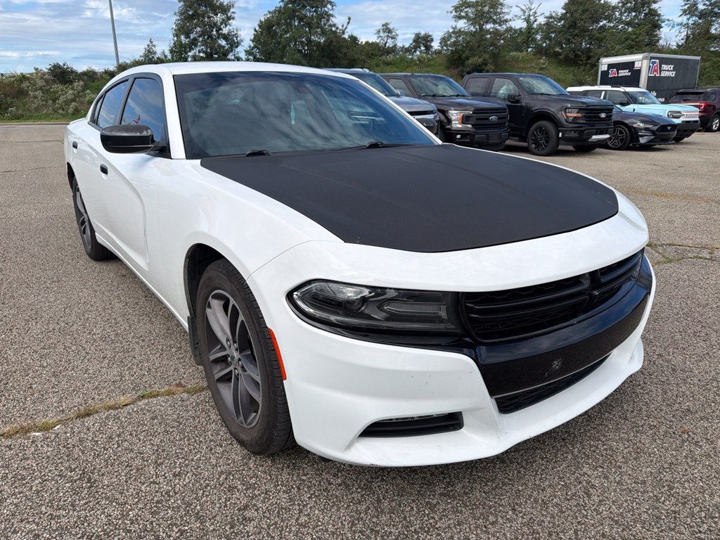 Used 2019 Dodge Charger SXT w/ Cold Weather Package AWD/4WD image 4