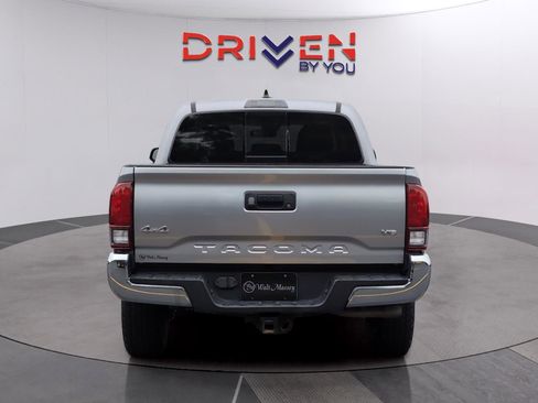 Used 2023 Toyota Tacoma SR5 AWD/4WD image 4