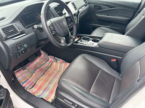 Used 2024 Honda Passport Black Edition image 8