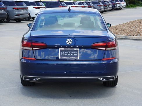 Used 2020 Volkswagen Passat 2.0T SEL FWD image 7